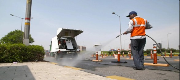 Mechanized road sweeping with processes